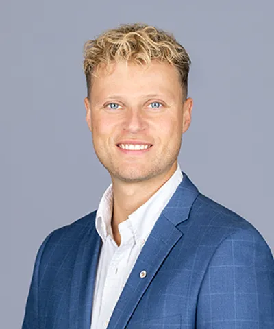 Peschel4669web.jpg