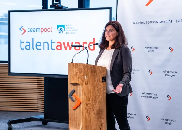 vergabe-von-teampool-stipendien-fr-informatik-an-studierende-der-universitt-salzburg_54875264123_o.jpg