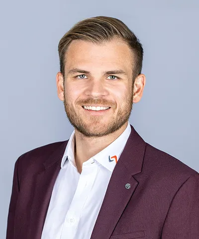 Holzinger6734web.jpg