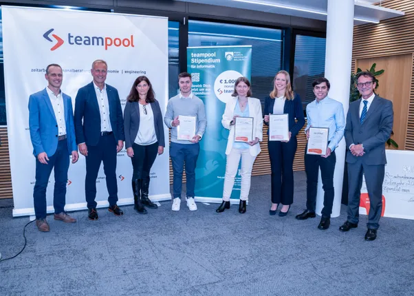 vergabe-von-teampool-stipendien-fr-informatik-an-studierende-der-universitt-salzburg_54874151852_o.jpg